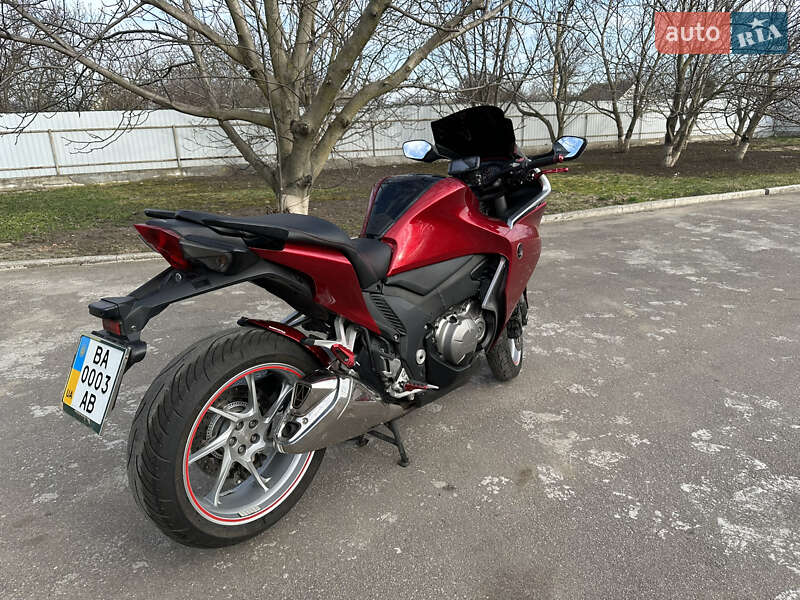 Мотоцикл Спорт-туризм Honda VFR 1200F 2010 в Бобринце