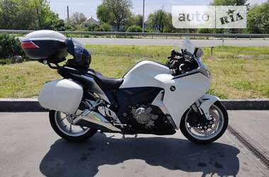 Спортбайк Honda VFR 1200F 2011 в Киеве