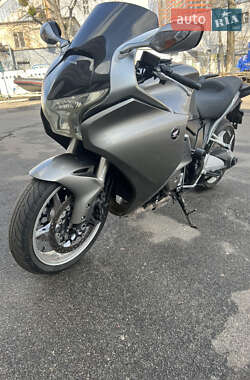 Мотоцикл Спорт-туризм Honda VFR 1200F 2010 в 