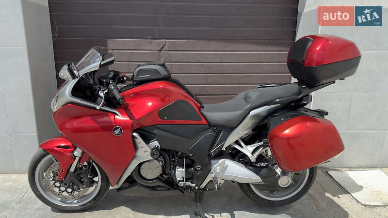 Мотоцикл Спорт-туризм Honda VFR 1200F 2011 в Одесі