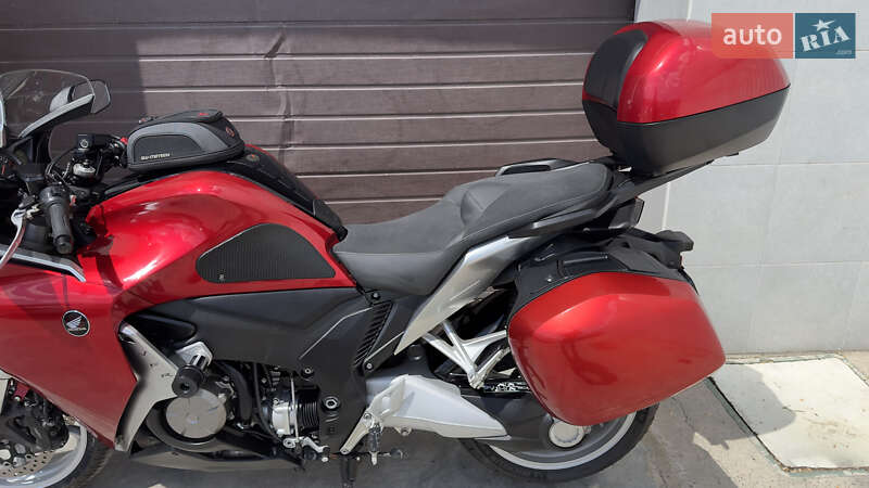 Мотоцикл Спорт-туризм Honda VFR 1200F 2011 в Одесі