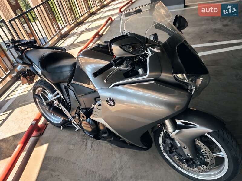 Мотоцикл Спорт-туризм Honda VFR 1200F 2010 в Харькове