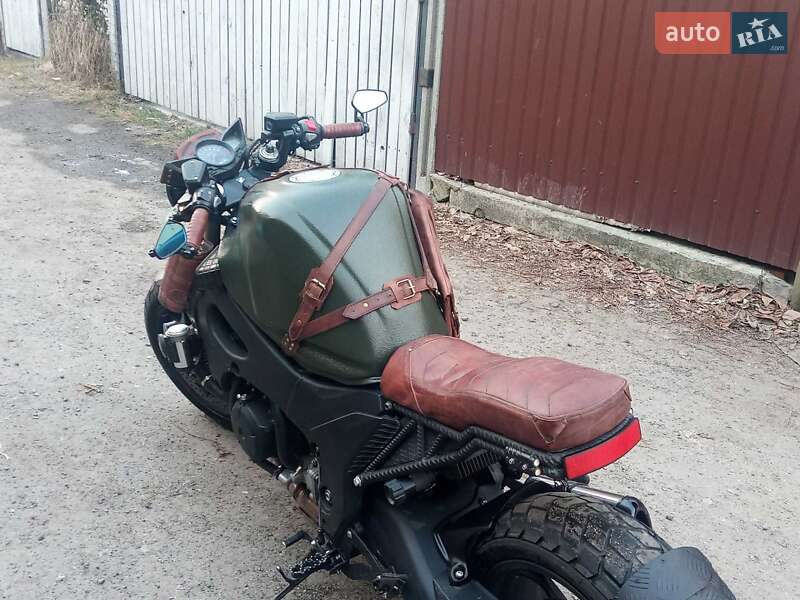 Кафе рейсер Honda VFR 1200F 2011 в Києві