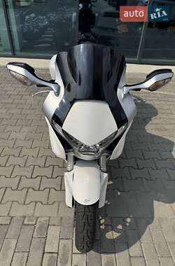 Мотоцикл Спорт-туризм Honda VFR 1200F 2010 в 