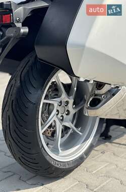 Мотоцикл Спорт-туризм Honda VFR 1200F 2010 в 