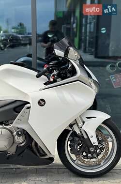Мотоцикл Спорт-туризм Honda VFR 1200F 2010 в 