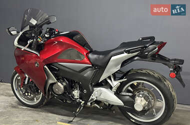 Мотоцикл Спорт-туризм Honda VFR 1200F 2010 в 