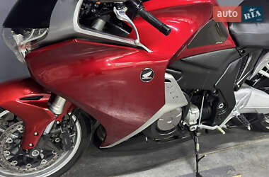 Мотоцикл Спорт-туризм Honda VFR 1200F 2010 в 