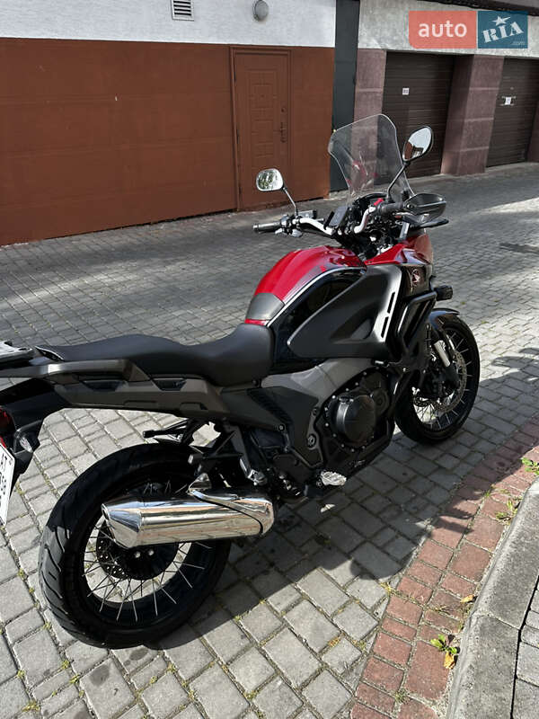 Мотоцикл Внедорожный (Enduro) Honda VFR 1200X 2012 в Ивано-Франковске фото 4 Мотоцикл Внедорожный (Enduro) Honda VFR 1200X 2012 в Ивано-Франковске