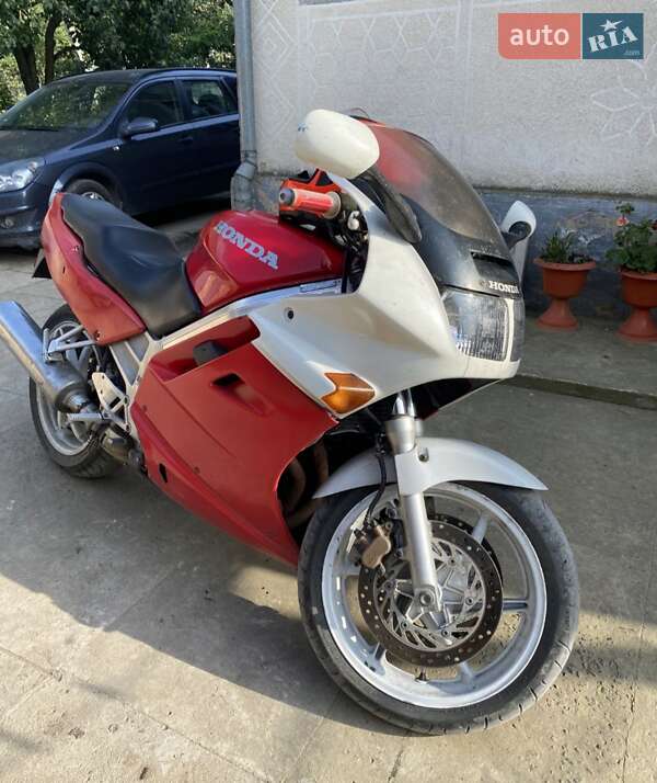Спортбайк Honda VFR 750F 1990 в Ратным