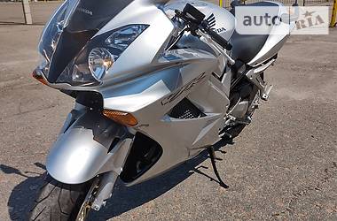 Мотоцикл Спорт-туризм Honda VFR 800 2003 в Киеве