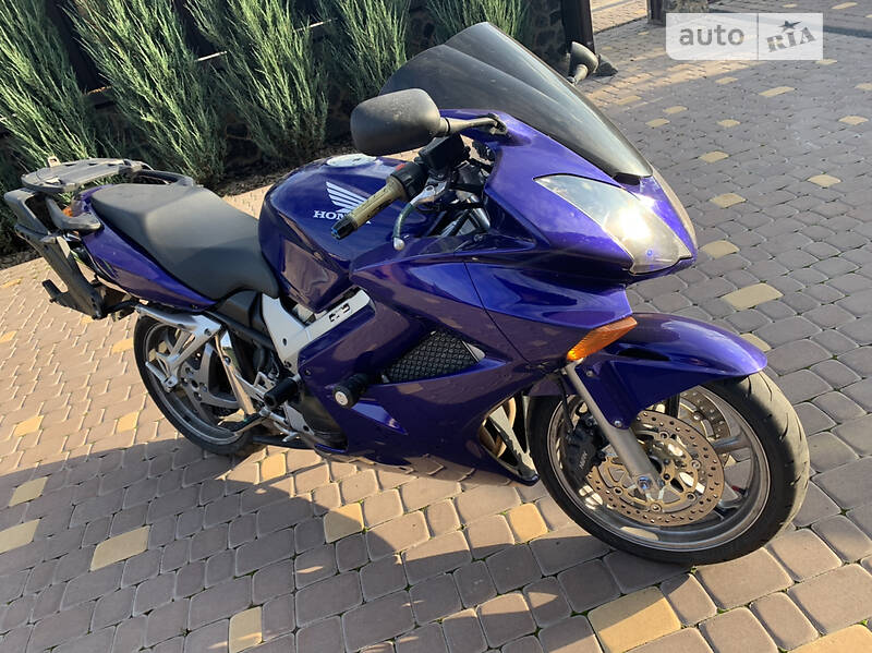 Мотоцикл Спорт-туризм Honda VFR 800 2004 в Виннице