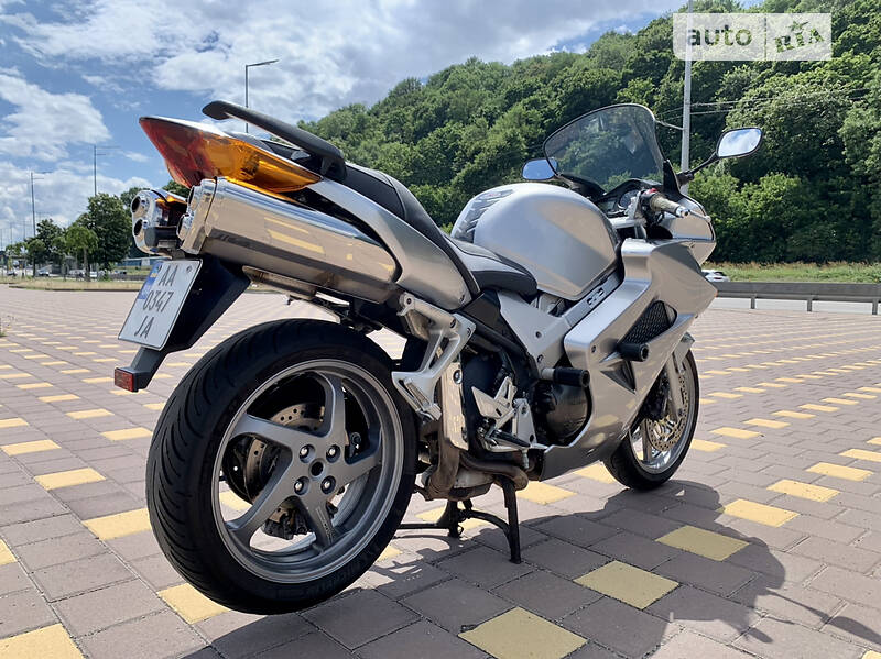 Мотоцикл Спорт-туризм Honda VFR 800 2005 в Киеве
