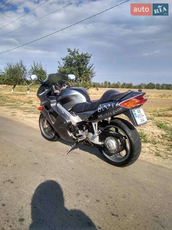 Мотоцикл Спорт-туризм Honda VFR 800 2001 в Звенигородці фото 8 Мотоцикл Спорт-туризм Honda VFR 800 2001 в Звенигородці