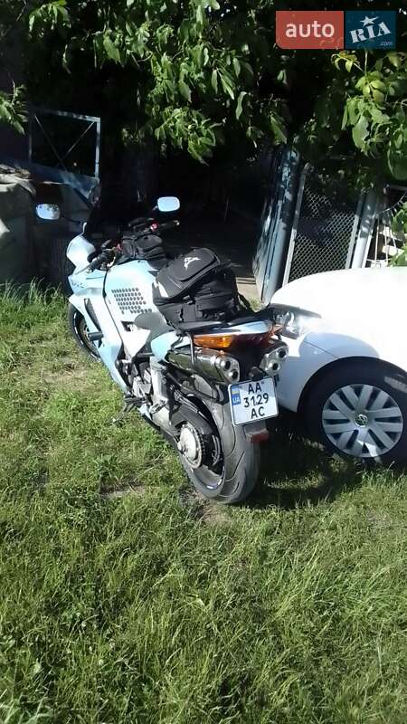 Спортбайк Honda VFR 800 2003 в Киеве