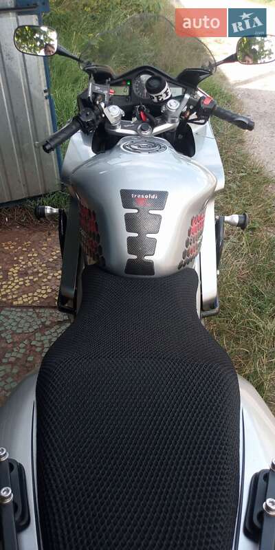Мотоцикл Спорт-туризм Honda VFR 800F Interceptor 2004 в Бердичеві