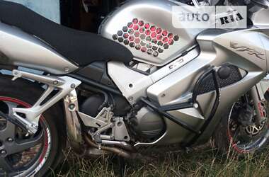 Мотоцикл Спорт-туризм Honda VFR 800F Interceptor 2004 в Бердичеві