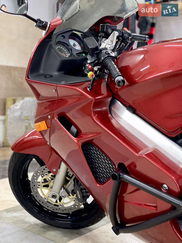 Мотоцикл Спорт-туризм Honda VFR 800F Interceptor 1999 в Львове