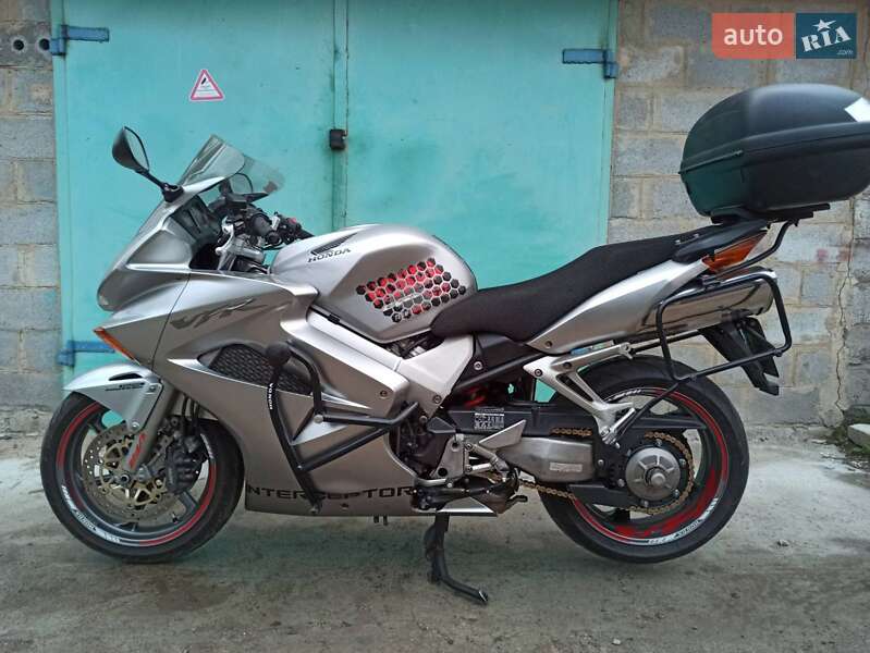 Мотоцикл Спорт-туризм Honda VFR 800F Interceptor 2004 в Бердичеві