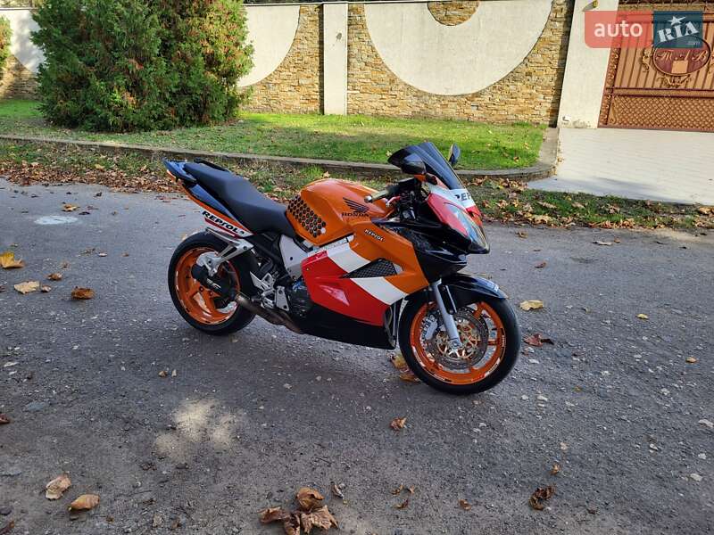 Мотоцикл Спорт-туризм Honda VFR 800F Interceptor 2002 в Великодолинському фото 3 Мотоцикл Спорт-туризм Honda VFR 800F Interceptor 2002 в Великодолинському