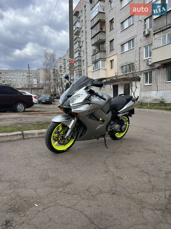 Спортбайк Honda VFR 800F Interceptor 2004 в Новомосковську
