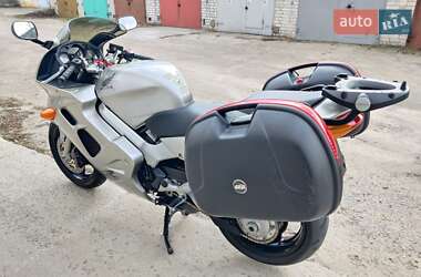Мотоцикл Спорт-туризм Honda VFR 800F Interceptor 1998 в 