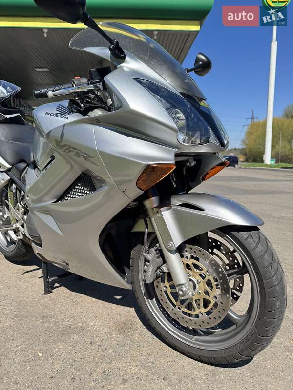 Мотоцикл Спорт-туризм Honda VFR 800F Interceptor 2004 в Смеле фото 2 Мотоцикл Спорт-туризм Honda VFR 800F Interceptor 2004 в Смеле