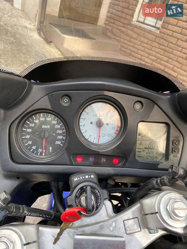 Мотоцикл Спорт-туризм Honda VFR 800F Interceptor 2000 в Обухове