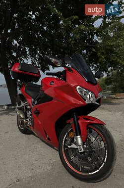 Мотоцикл Спорт-туризм Honda VFR 800F Interceptor 2014 в 