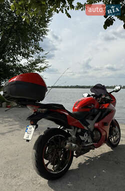 Мотоцикл Спорт-туризм Honda VFR 800F Interceptor 2014 в 