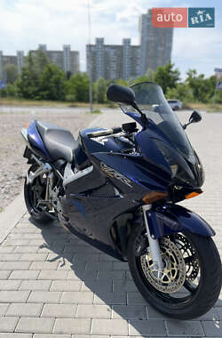 Мотоцикл Спорт-туризм Honda VFR 800F Interceptor 2003 в 