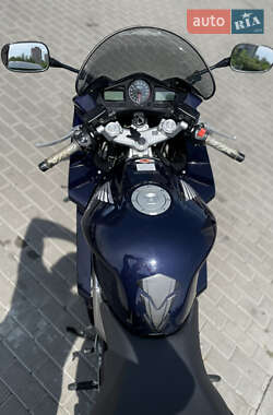 Мотоцикл Спорт-туризм Honda VFR 800F Interceptor 2003 в 