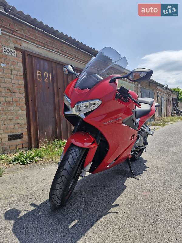 Мотоцикл Спорт-туризм Honda VFR 800F Interceptor 2015 в Вінниці