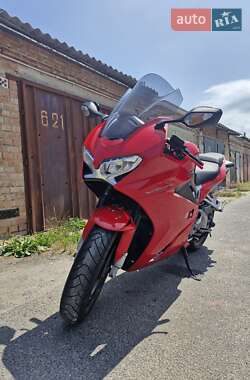 Мотоцикл Спорт-туризм Honda VFR 800F Interceptor 2015 в 