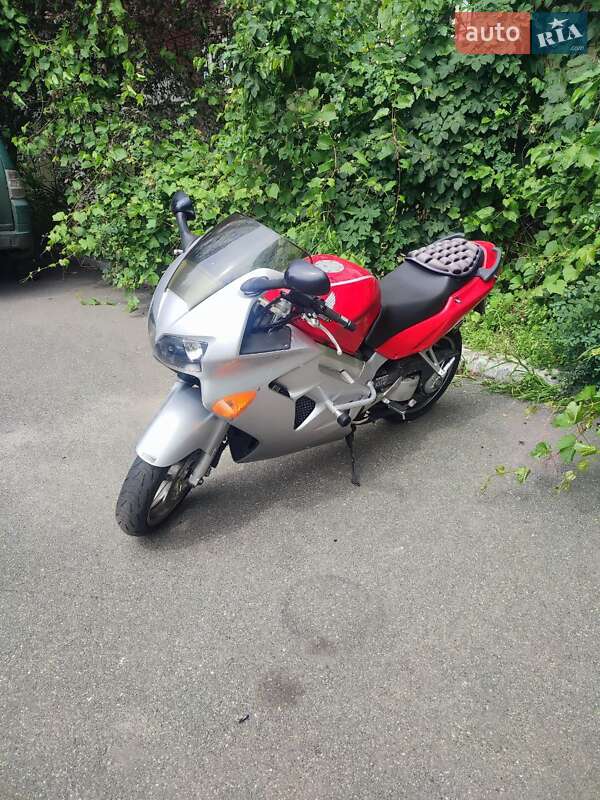 Мотоцикл Спорт-туризм Honda VFR 800F Interceptor 1999 в Киеве