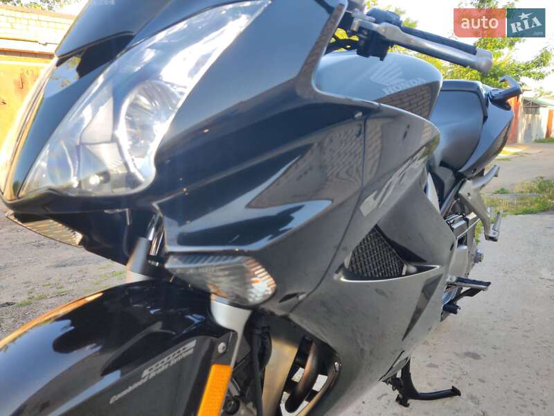 Мотоцикл Спорт-туризм Honda VFR 800F Interceptor 2008 в Кременчуці