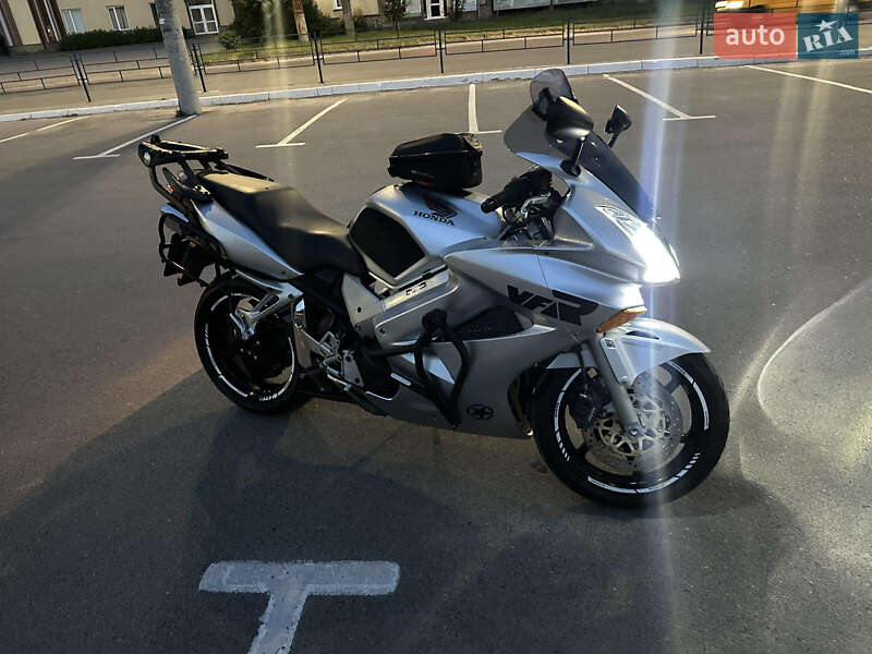 Мотоцикл Спорт-туризм Honda VFR 800F Interceptor 2002 в Тернополе