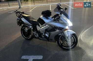 Мотоцикл Спорт-туризм Honda VFR 800F Interceptor 2002 в 