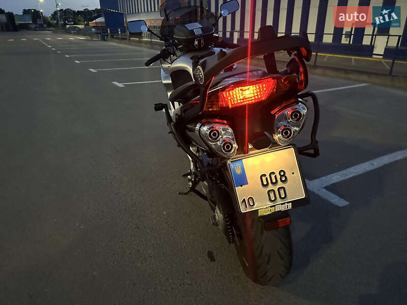 Мотоцикл Спорт-туризм Honda VFR 800F Interceptor 2002 в Тернополе