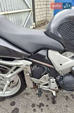 Мотоцикл Спорт-туризм Honda VFR 800F Interceptor 2002 в 