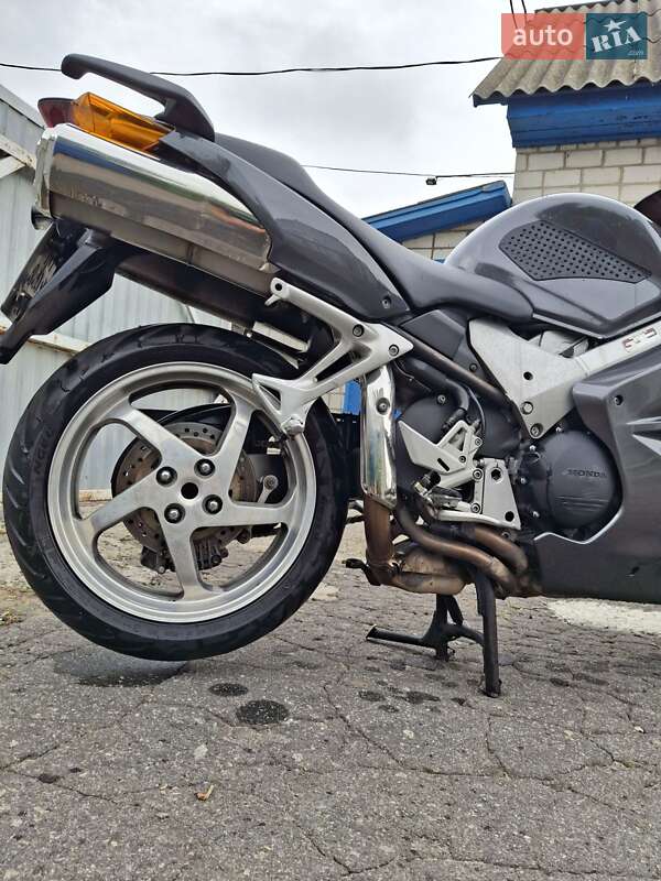 Мотоцикл Спорт-туризм Honda VFR 800F Interceptor 2002 в Каневі