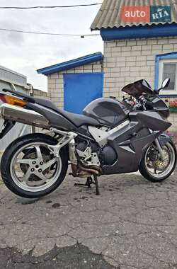 Мотоцикл Спорт-туризм Honda VFR 800F Interceptor 2002 в 