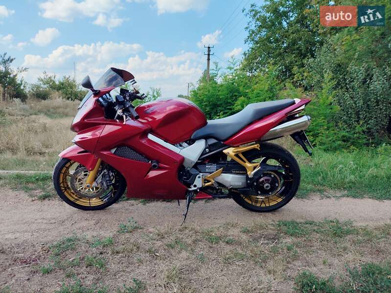 Мотоцикл Спорт-туризм Honda VFR 800F Interceptor 2003 в Новоукраїнці
