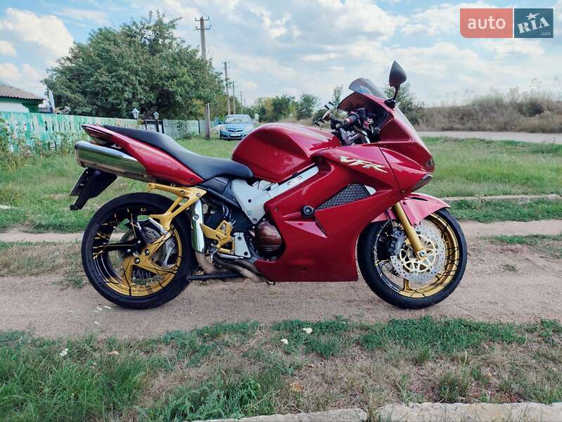 Honda VFR 800F Interceptor 2003
