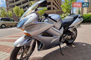 Мотоцикл Спорт-туризм Honda VFR 800F Interceptor 2005 в 