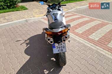 Мотоцикл Спорт-туризм Honda VFR 800F Interceptor 2005 в 