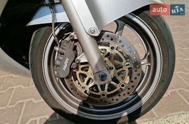 Мотоцикл Спорт-туризм Honda VFR 800F Interceptor 2005 в 