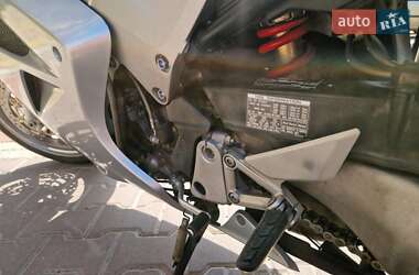 Мотоцикл Спорт-туризм Honda VFR 800F Interceptor 2005 в 
