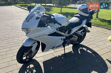 Мотоцикл Спорт-туризм Honda VFR 800F Interceptor 2016 в 
