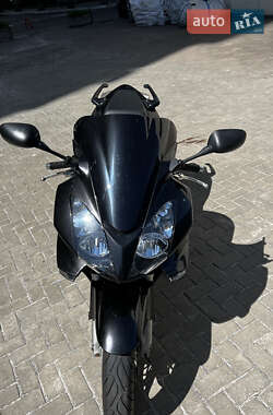 Мотоцикл Спорт-туризм Honda VFR 800F Interceptor 2006 в 